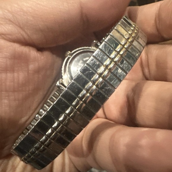 Working Eternity 26mm Quartz Two Tone‎ Dainty Ladies Stretch Band Watch Fits 7in - Picture 3 of 9